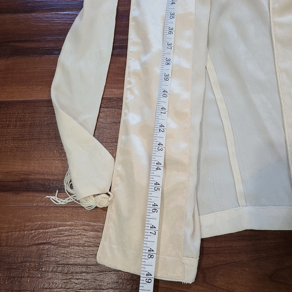 Vtg Victoria Secret Gold Label Satin Modest Tie Floral Cream Robe Womens P(XS)/S - Picture 11 of 11